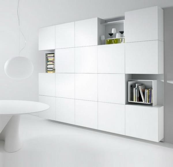 seinäkaappi modulaarinen sisäänrakennettu kompakti sisustus valkoisena moderni