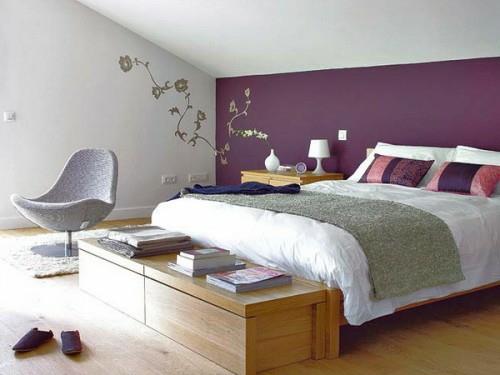 seinäkoriste violetti seinä ullakko makuuhuone nojatuoli moderni