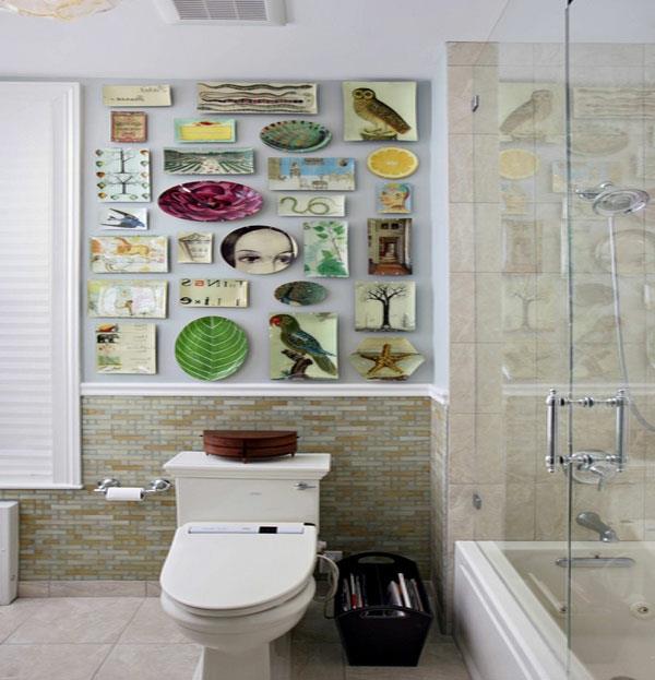 seinien koristelu levyillä kylpyhuoneessa taidokkaasti sisustettu