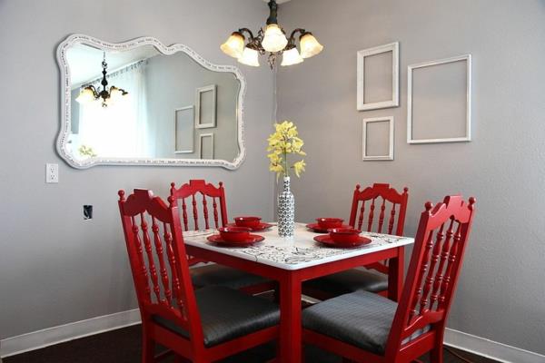 seinän väri harmaa seinäpeili ruokasali punainen tuoli pöytä