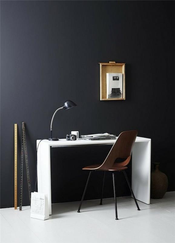 seinän väri musta kotitoimisto valkoinen lattia valkoiset huonekalut