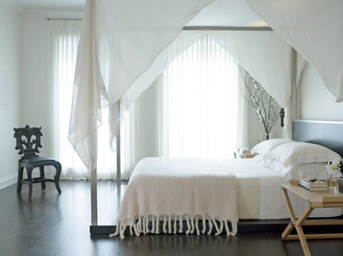 seinän väri valkoinen makuuhuone taitettava sivupöytä sängyn katos
