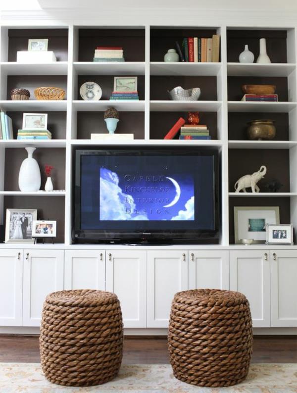 seinän värit ruskeat sävyt talon kirjaston hyllyt seinän värit kirjat kuvakehykset ruskeat sävyt talon kirjaston hyllyt