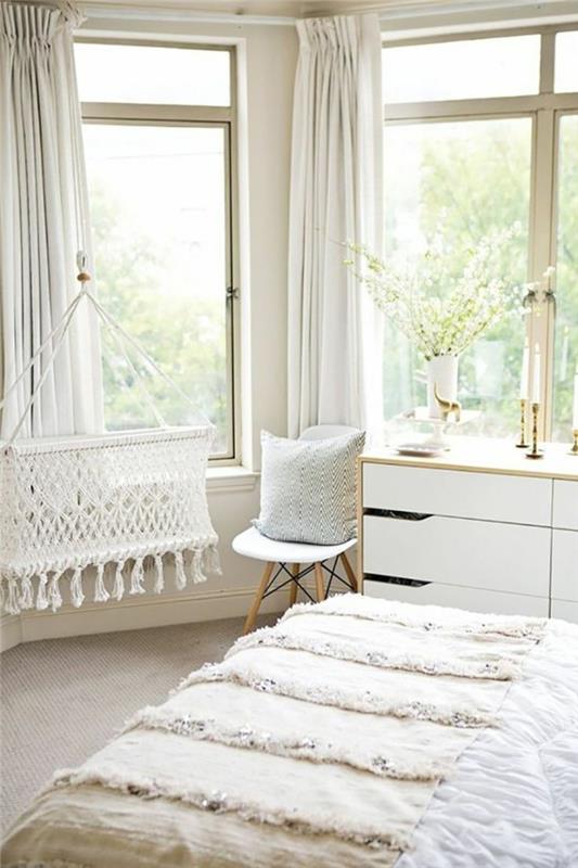 seinän värit valkoinen eri värisävyissä trendikäs valinta makuuhuoneen seinille