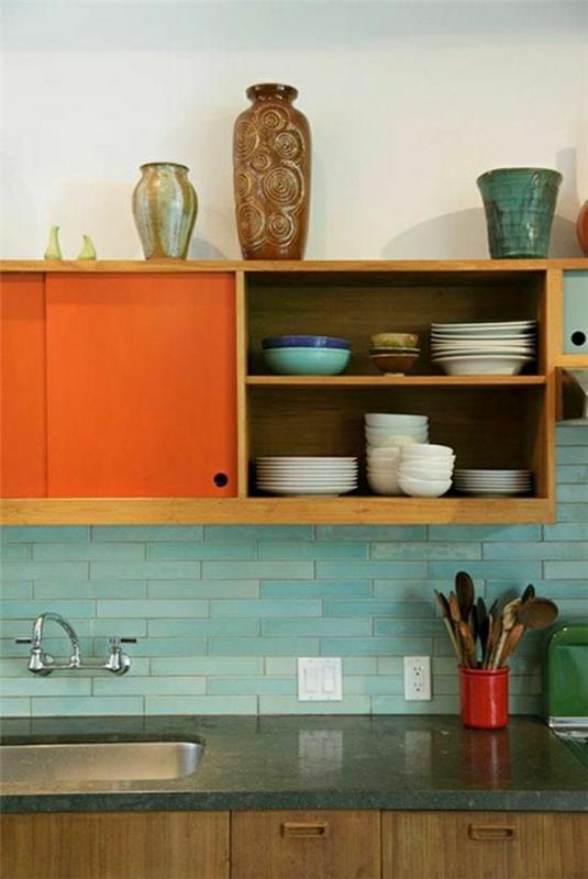 seinälaatat keittiön aksentti värit
