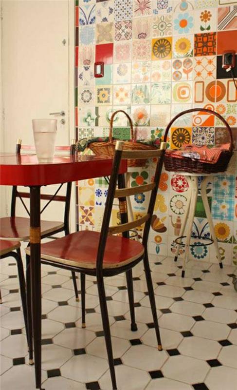 seinälaatat keittiö ruokapöydän tuolit