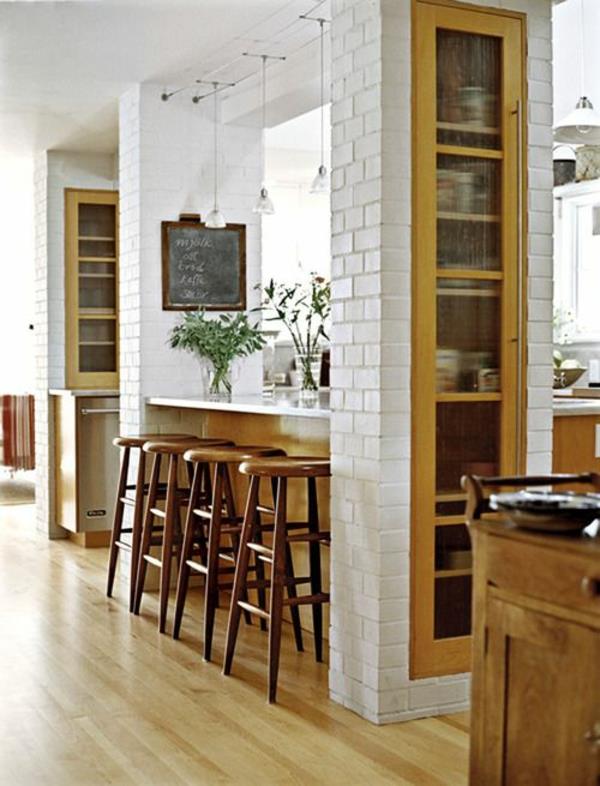 Seinälaatat keittiölaatan peili valkoinen, jossa puiset keittiön seinälaatat