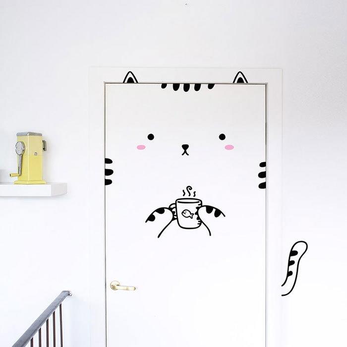 seinätarra lastentarhan ovi sunnuntaina kissan seinätarrasta