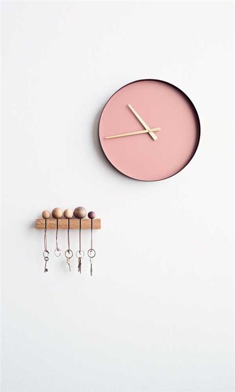 seinäkello - vaaleanpunainen idea kauniista kellosta