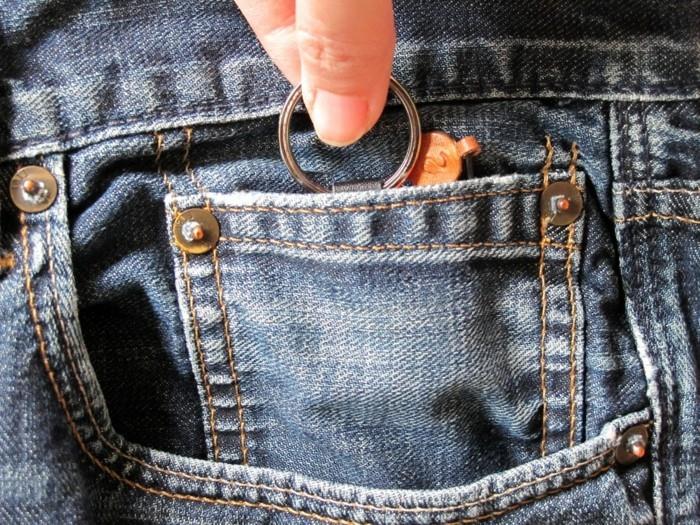 mitä voit pitää farkkujen pienessä taskussa?