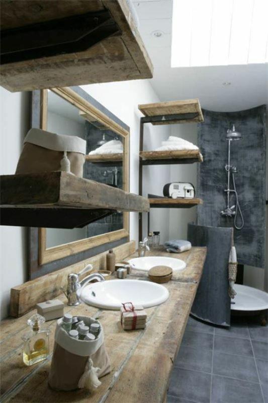 pesuallas puinen yläosa maalaismainen kylpyhuone huonekalut puiset hyllyt laattalattia