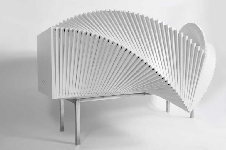 aaltokaapin suunnittelija, senkin sivupaneeli sebastian errazuriz