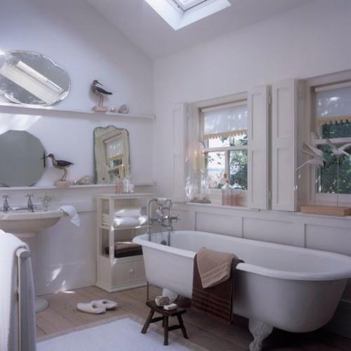 valkoinen design kylpyhuoneen ullakko peili