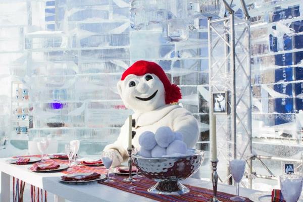 weiberfastnacht 2015 quebec lumiukko karnevaali bonhomee linna