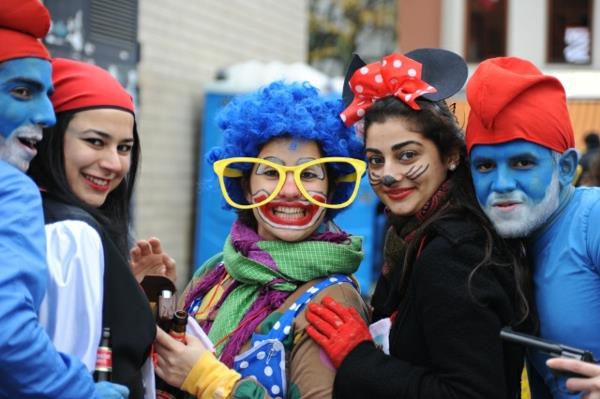 weiberfastnacht Kölnin karnevaaliasut ideoita smurffit