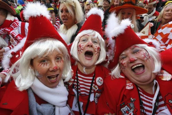 Weiberfastnacht Kölnissä 2015