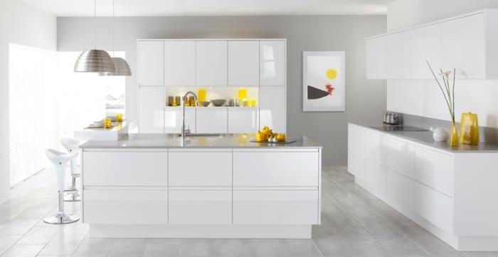 valkoinen keittiö keittiö design moderni kattovalaisimet metalli matta keittiökaapit minimalistinen