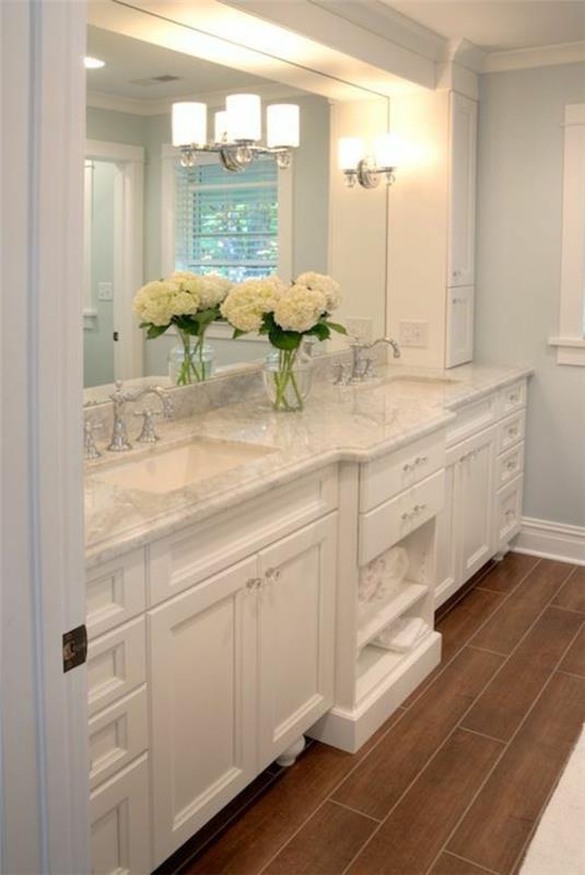 kylpyhuone kylpyhuone huonekalut kukat peili