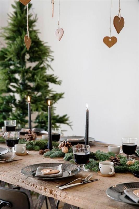 Joulupöydän koristelu kaunis pöytä
