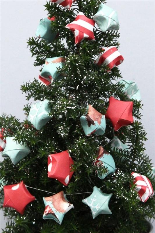 Joulukuusen koristeet-tee-se-itse-seppele-origami-värinen