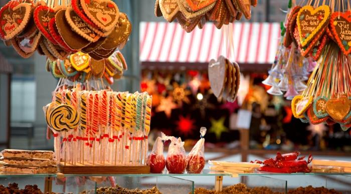 joulumarkkinat syödä joulukoristeita kauniita joulumarkkinoiden makeisia