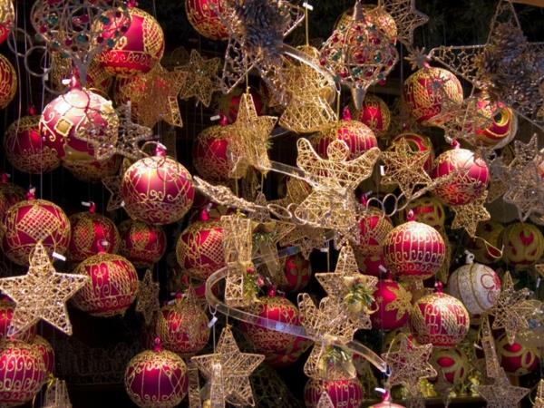 joululoma Saksassa-joulumarkkinat-joulu-pallot-tähdet