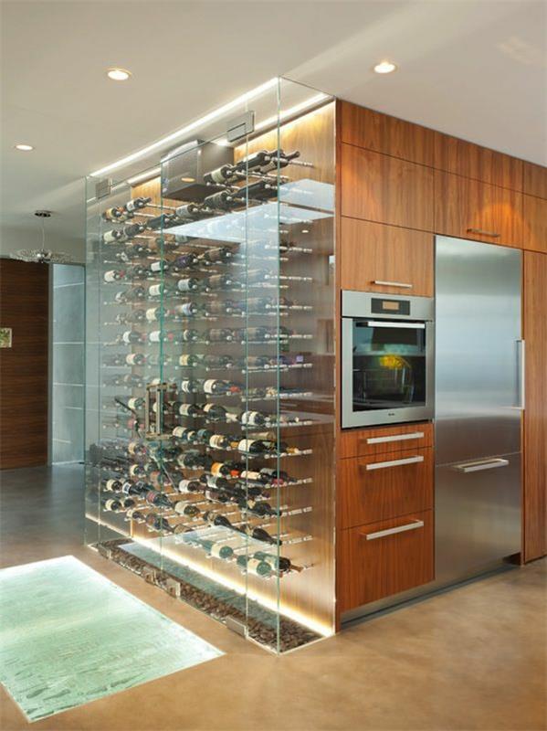 viinivarasto keittiö luova seinän suunnittelu lasihylly kalliita viinejä