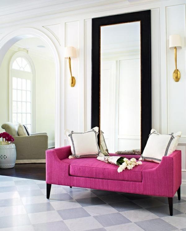 Valkoinen sisustusidea design aksentti vaaleanpunainen sohva tyylikäs
