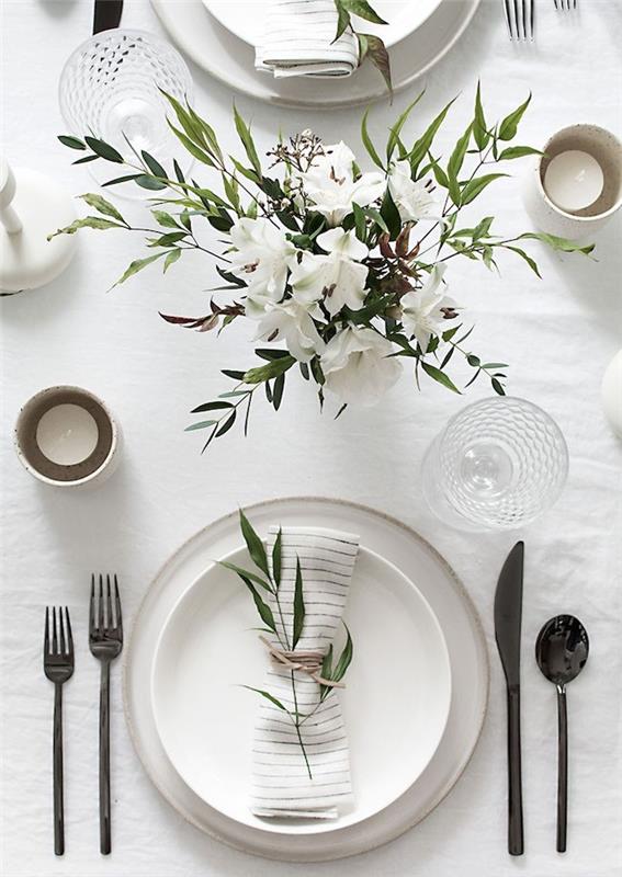 valkoisia liljoja minimalistisena pöytäkoristeena