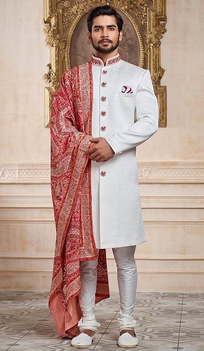 Vörös és fehér Sherwani