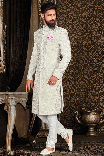 Fehér és ezüst Sherwani