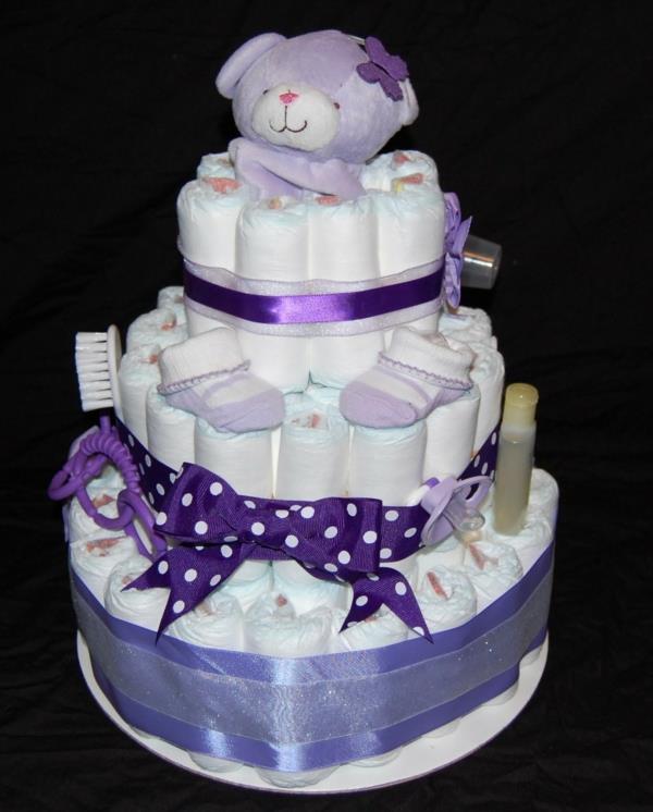 vauva lahjat vaippa kakku näpertely ohjeet syntymä violetti värimaailma