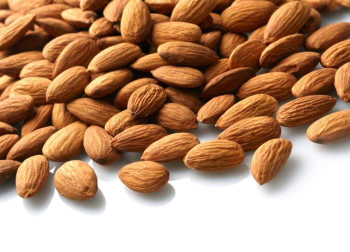 missä proteiinit mantelien sisällä syövät pähkinöitä terveellistä ruokaa