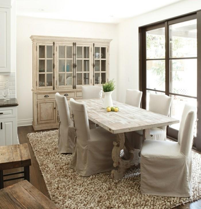 eläviä ideoita ruokasali maaseudun ruokasali, jossa on kaunis puinen pöytä ja upea matto