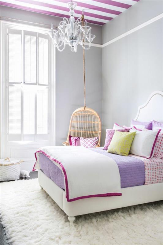 väriideoita makuuhuoneen raidallinen viltti violetti valkoinen