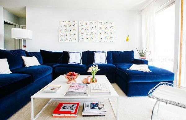 sisustus sininen ja valkoinen olohuone sininen sohva