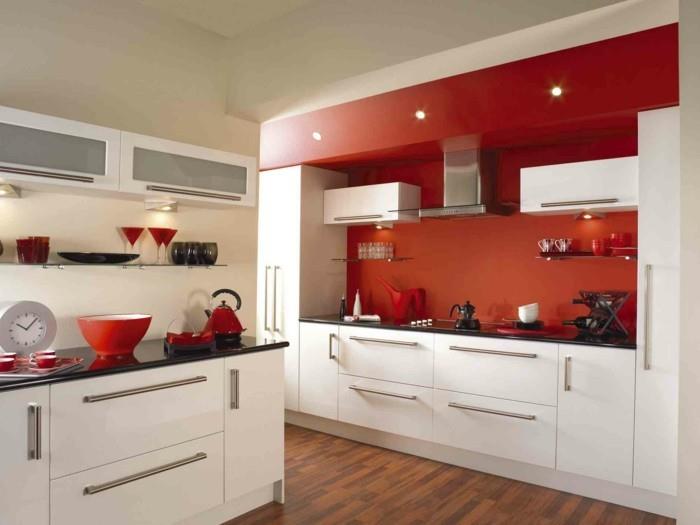 elävät ideat keittiö punainen keittiö takaseinä valkoinen keittiökaapit