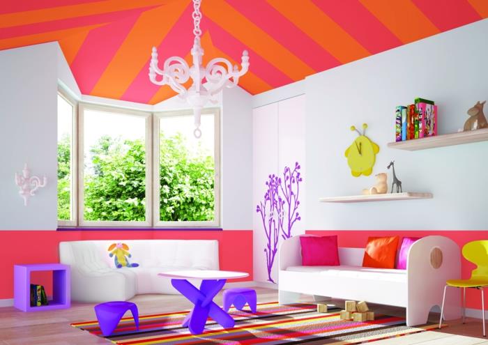 eläviä ideoita lastenhuone raidallinen matto värillinen katto valkoiset seinät avoimet seinähyllyt