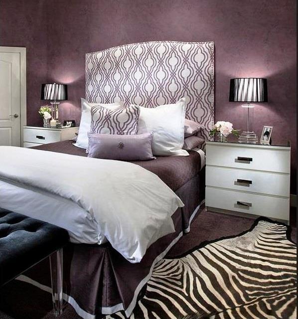 violetti makuuhuone heittää tyynyt matto sänky yöpöytä