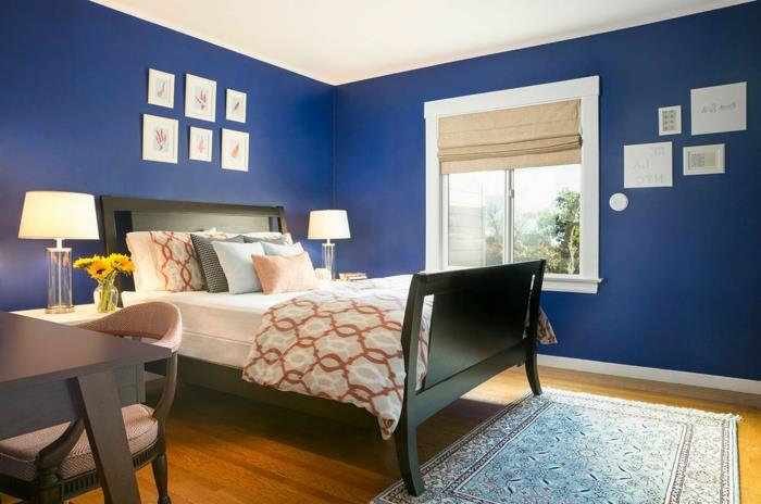 elävät ideat makuuhuone sininen seinät oranssi aksentti tyylikäs matto