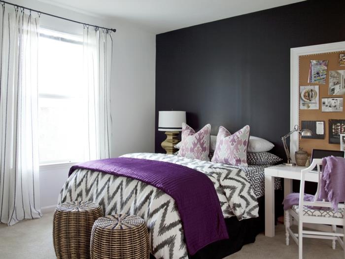 eläviä ideoita makuuhuone tummanharmaa aksentti seinä violetti elementtejä