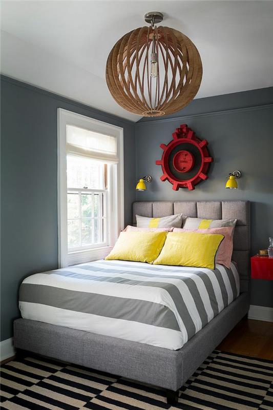 eläviä ideoita makuuhuone värillinen aksentti harmaa seinät raidallinen matto pieni huone