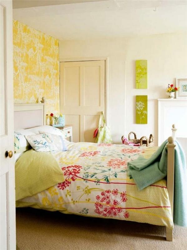 kodin sisustus makuuhuone keltainen aksentti kukka kuvio