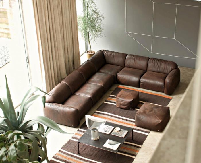 eläviä ideoita olohuone ruskea sohva matto juoksija raidat ruskean sävyjä