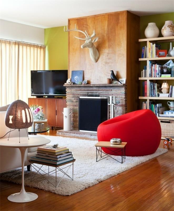 eläviä ideoita olohuone eklektinen tyyli punainen nojatuoli valkoinen matto
