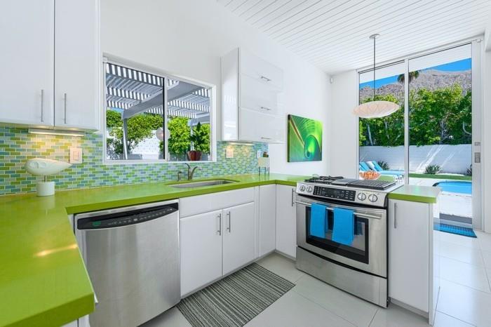 sisustaa asuntoideoita eläviä ideoita keittiö vihreä työtaso mosaiikkilaatat