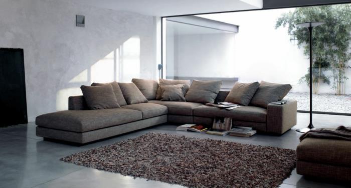 olohuone sohva beige väri design lattialaatat heitotyynyt