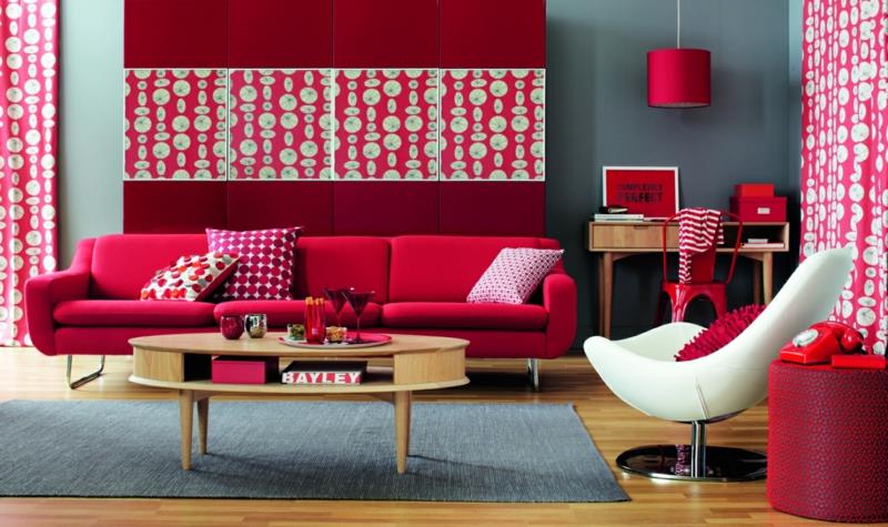 olohuoneen seinän väri punainen yhdistää kylmän ja lämpimän seinän värit