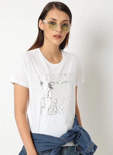 Levis kerek nyakú póló nőknek