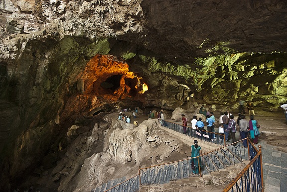 Borra-barlangok Araku-völgy-vallásos csapágy